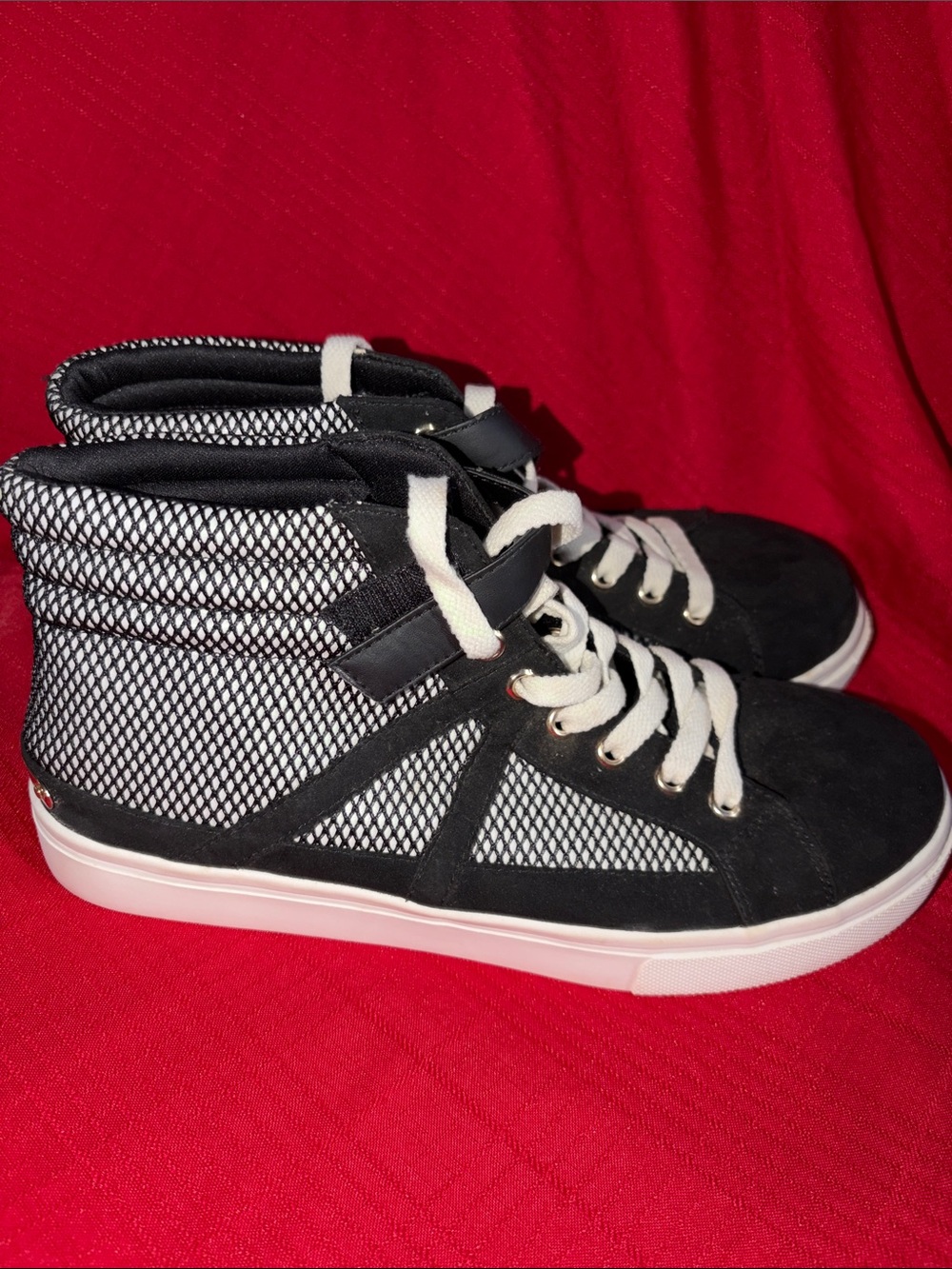 NEW! Women’s Size 9.5 JUICY COUTURE SHOES